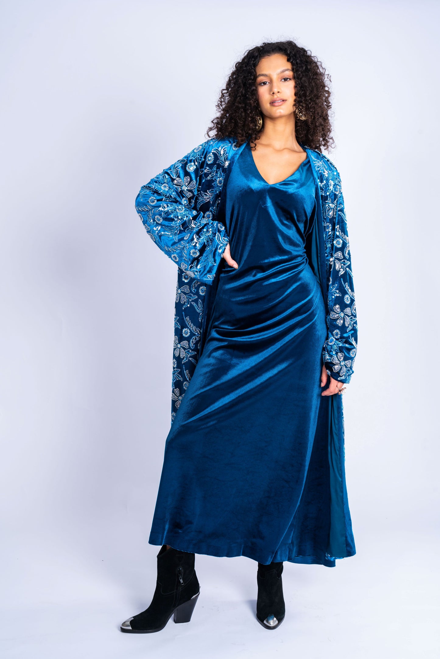 This elegant Velvet kaftan with handmade crystals