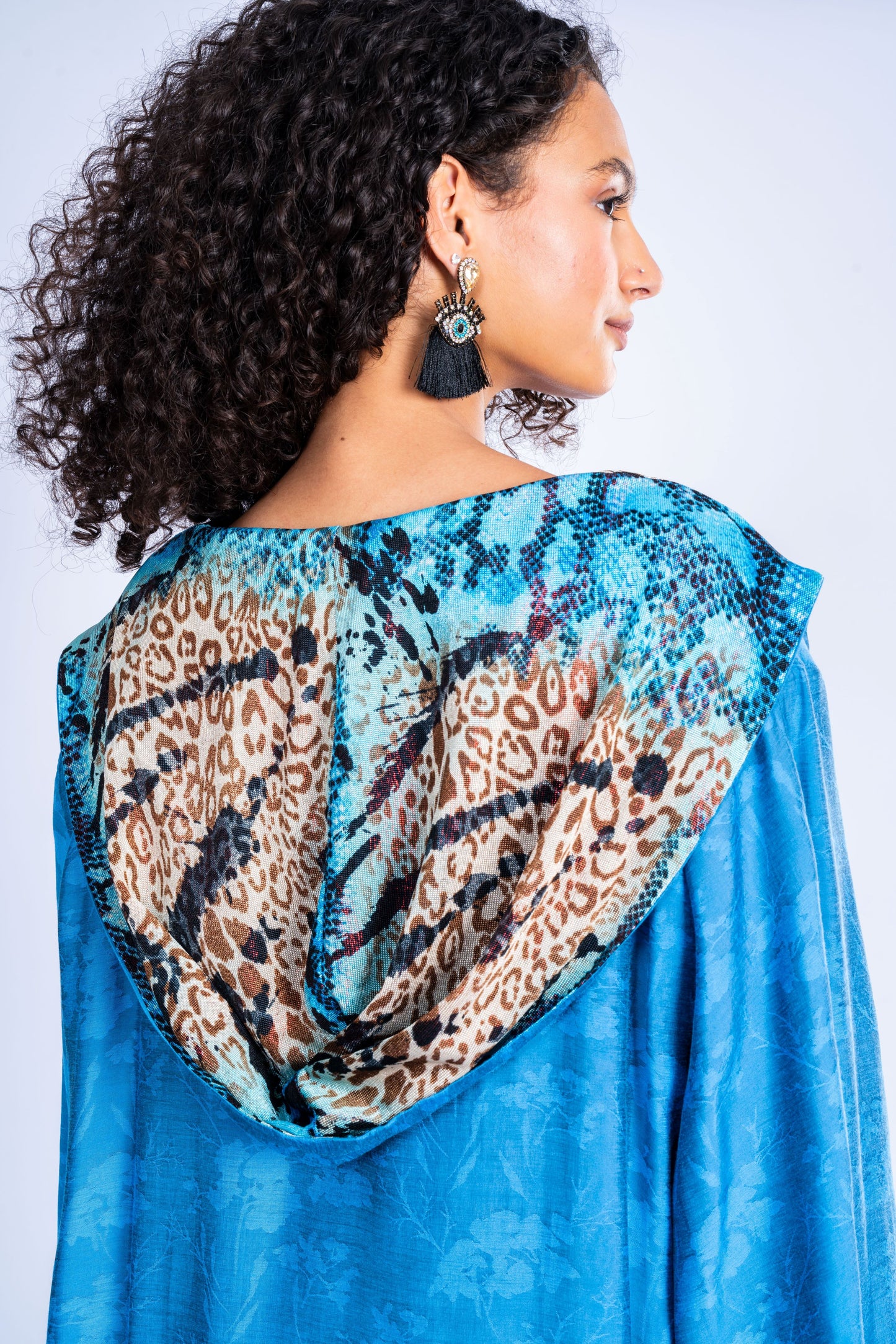 Cardigan made of pure silk with A cat print.