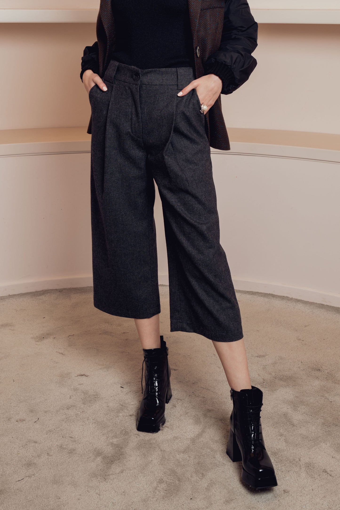 PLEATED TROUSERS
