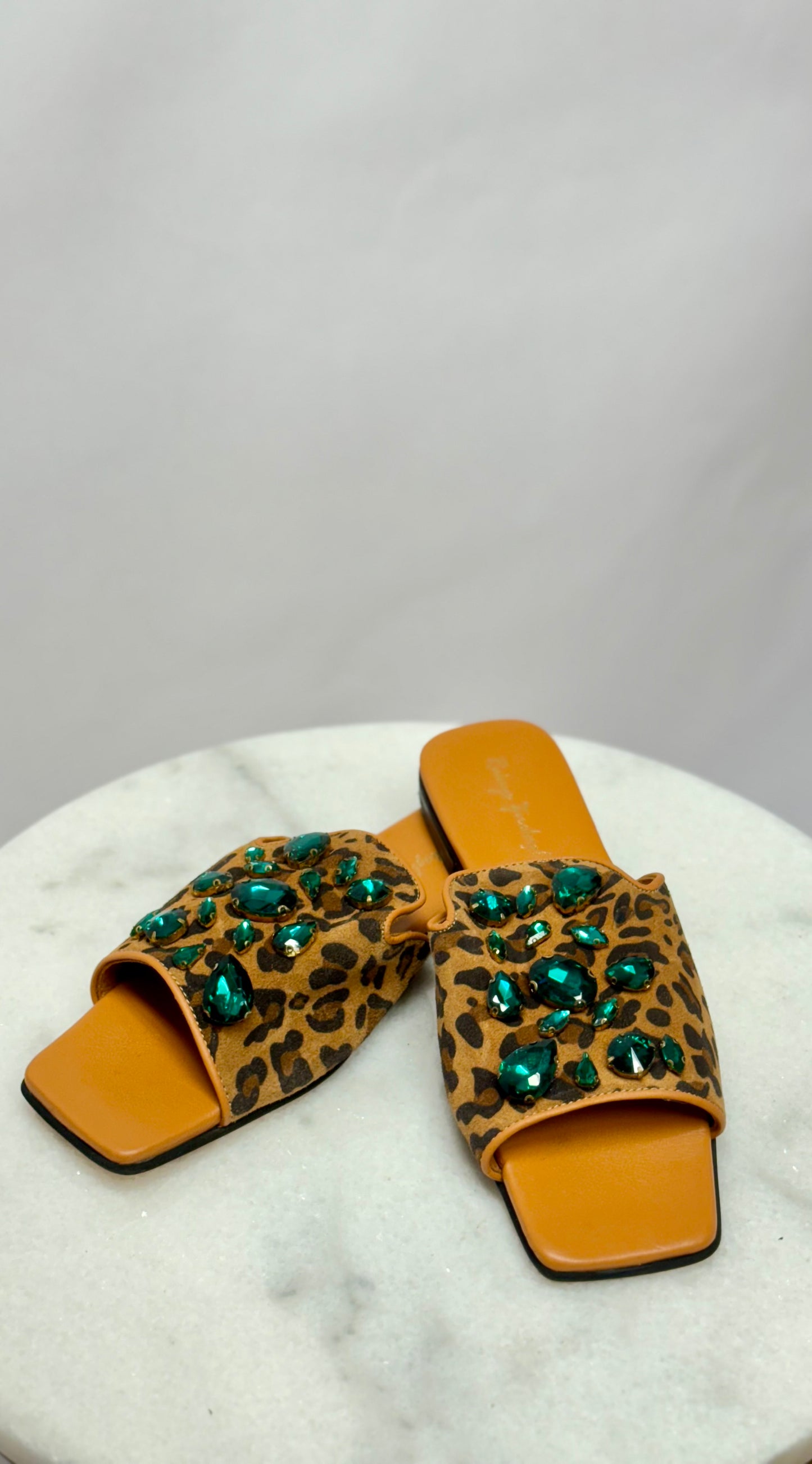 Tiger slipper