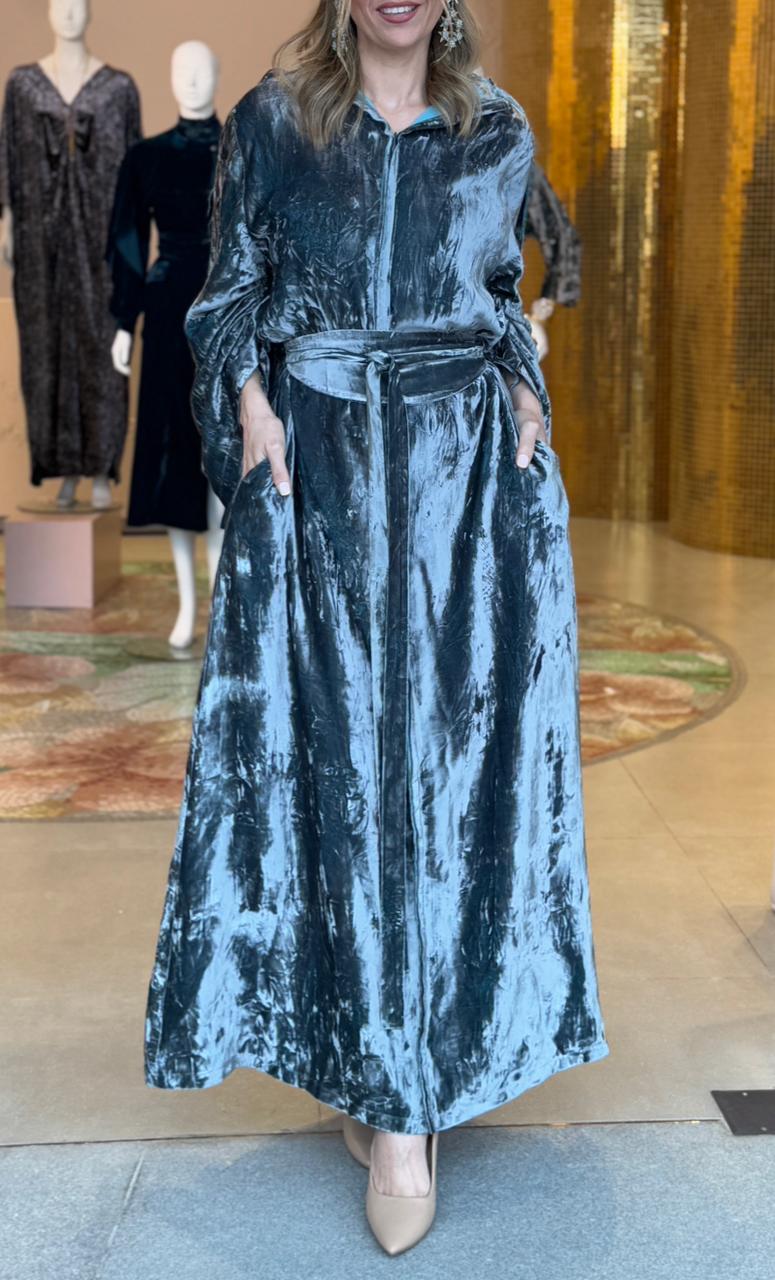 Chic velvet design perfect for Ramadan evenings.
