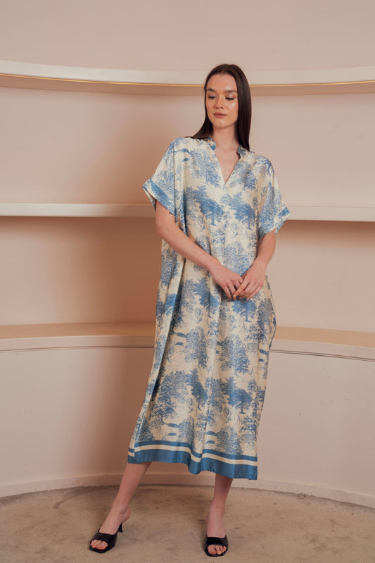 loose-fitting midi dress with short sleeves.