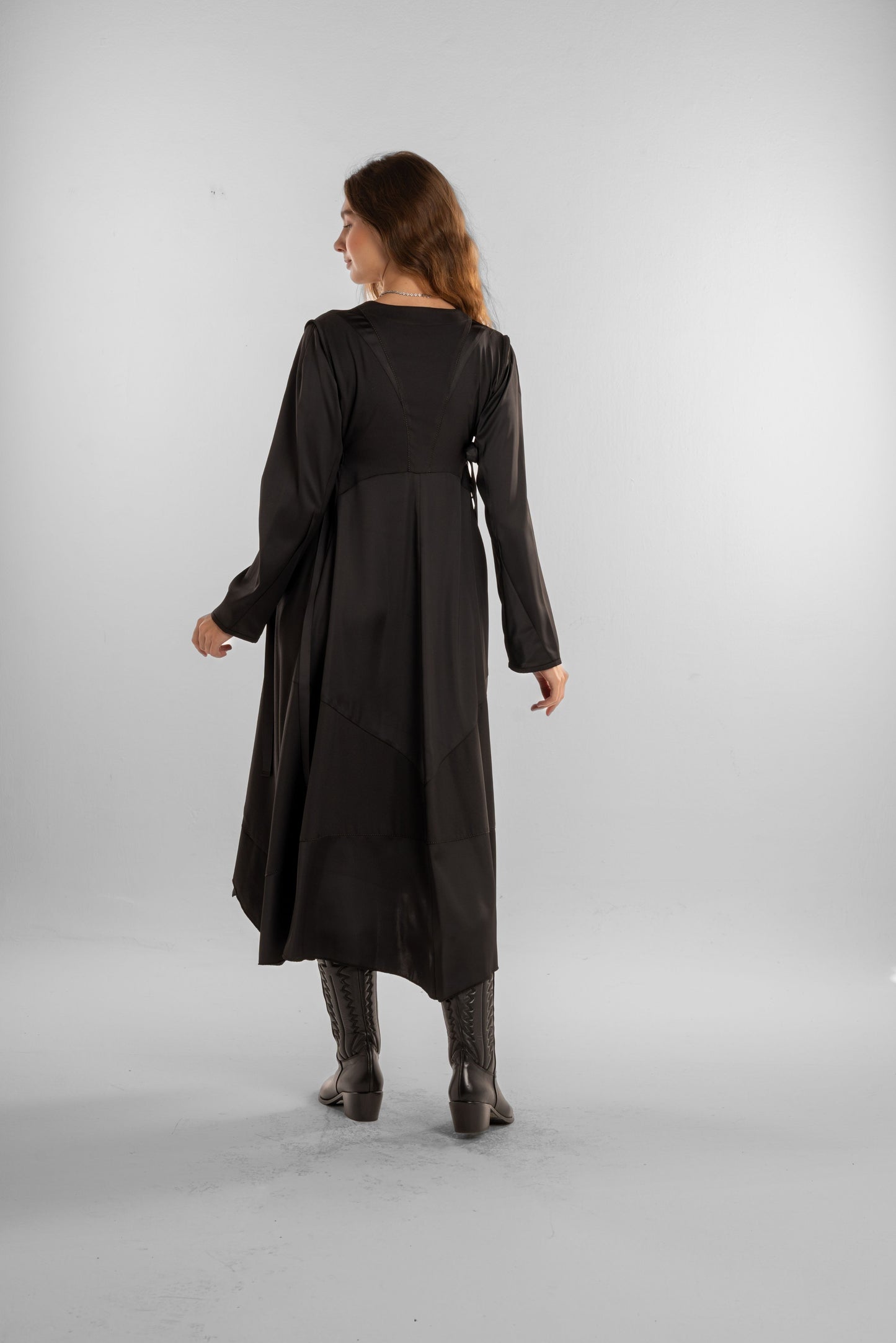 Elegant Black V-Neck Dress – Sleek & Timeless Design