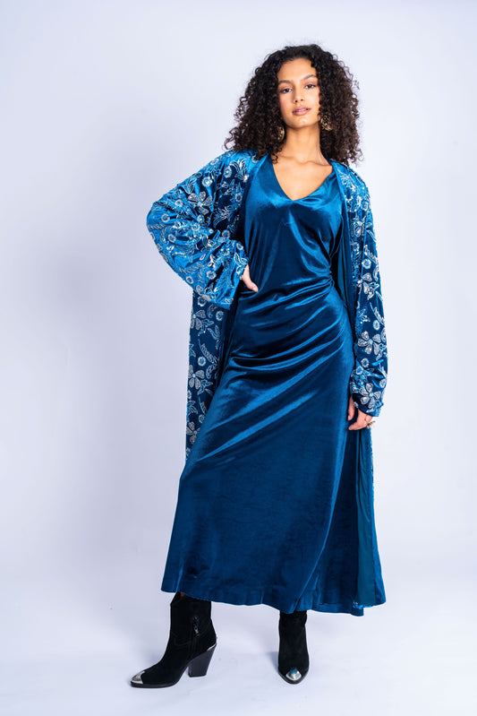 This elegant Velvet kaftan with handmade crystals