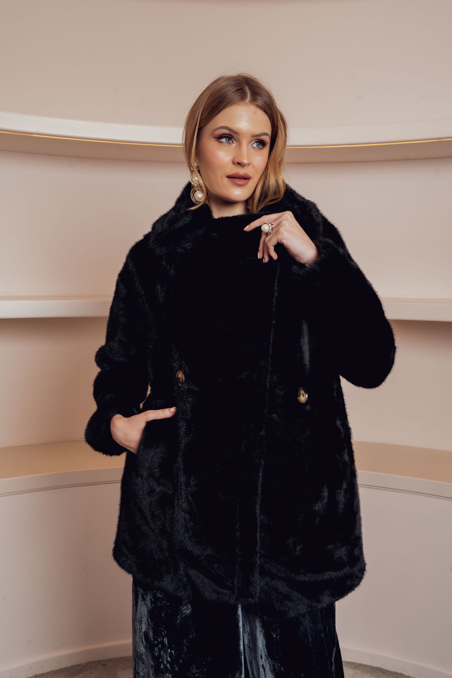 FAUX FUR COAT