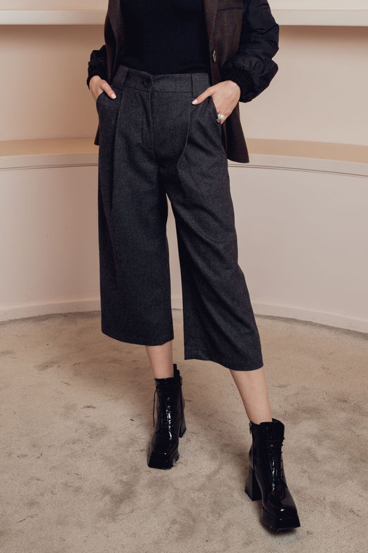 PLEATED TROUSERS