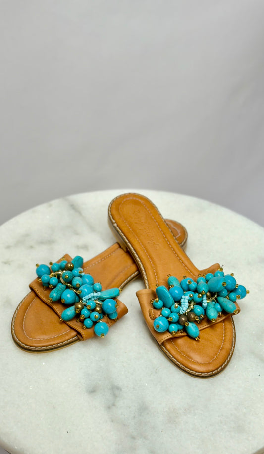 Flat slippers