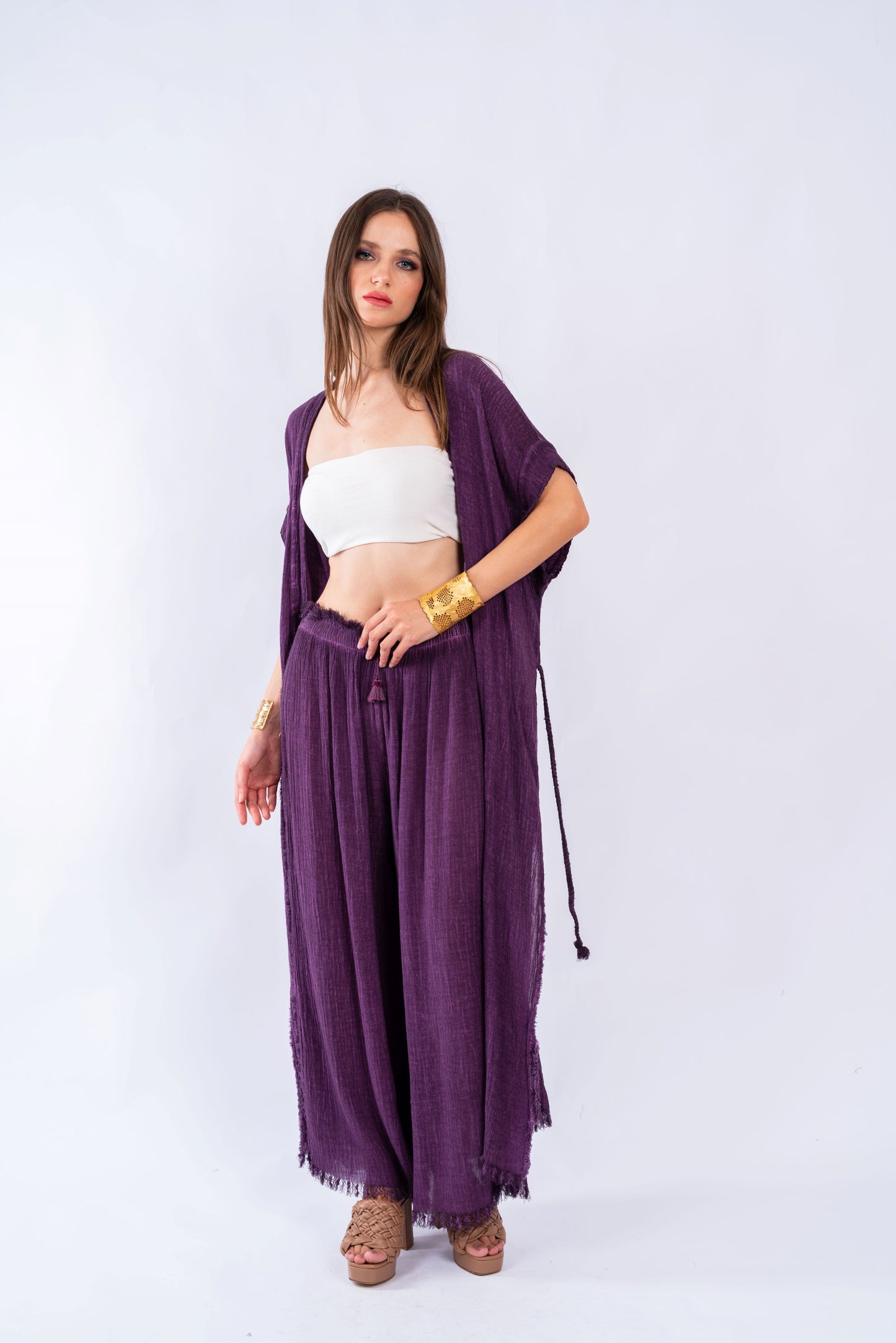 WIDE-LEG TROUSERS WITH SIDE VENTS